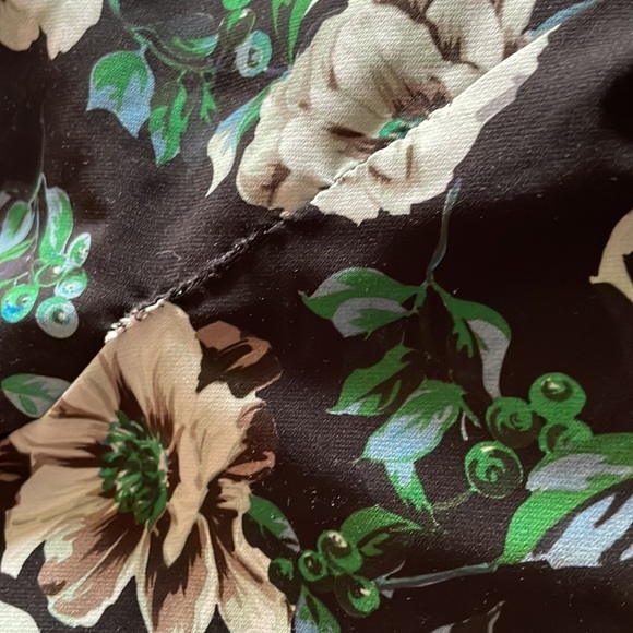 Black Halo
Floral Hepburn Sheath - Picture 4 of 7